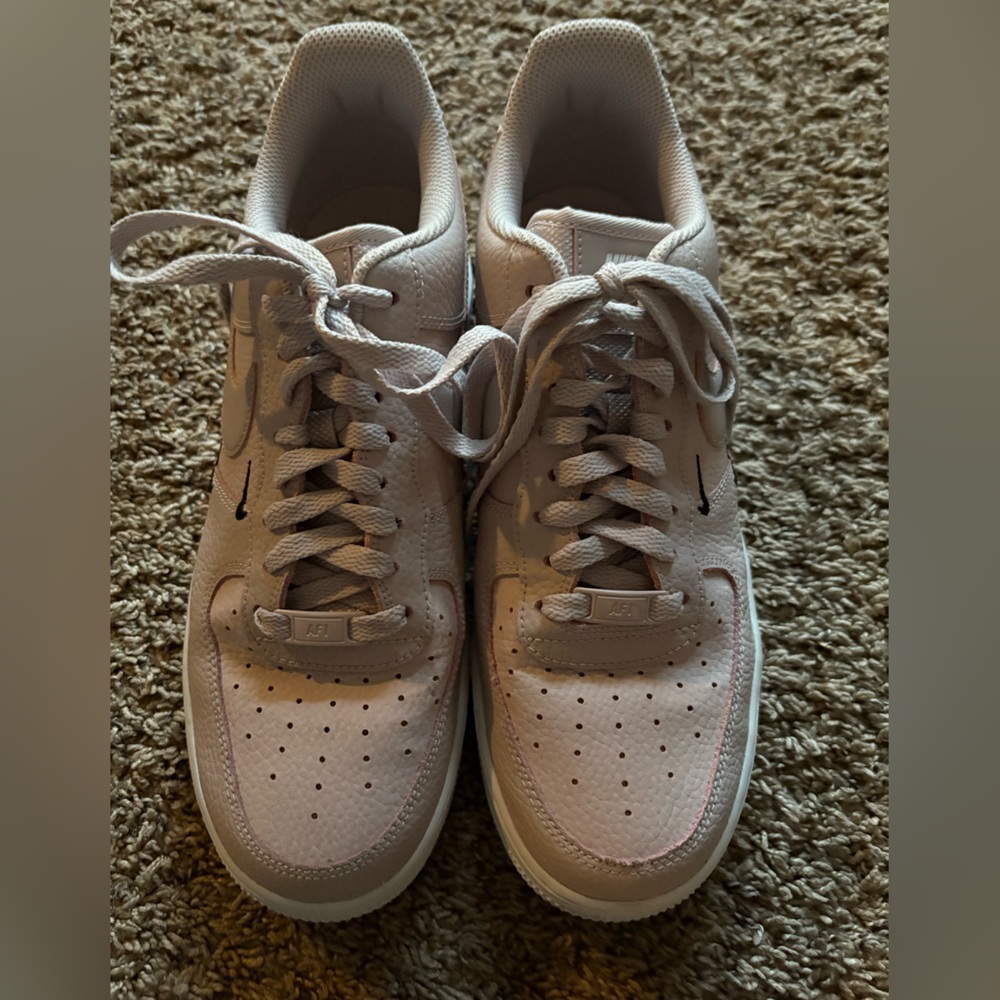 Nike Air Force Women's Light Pink Sneakers